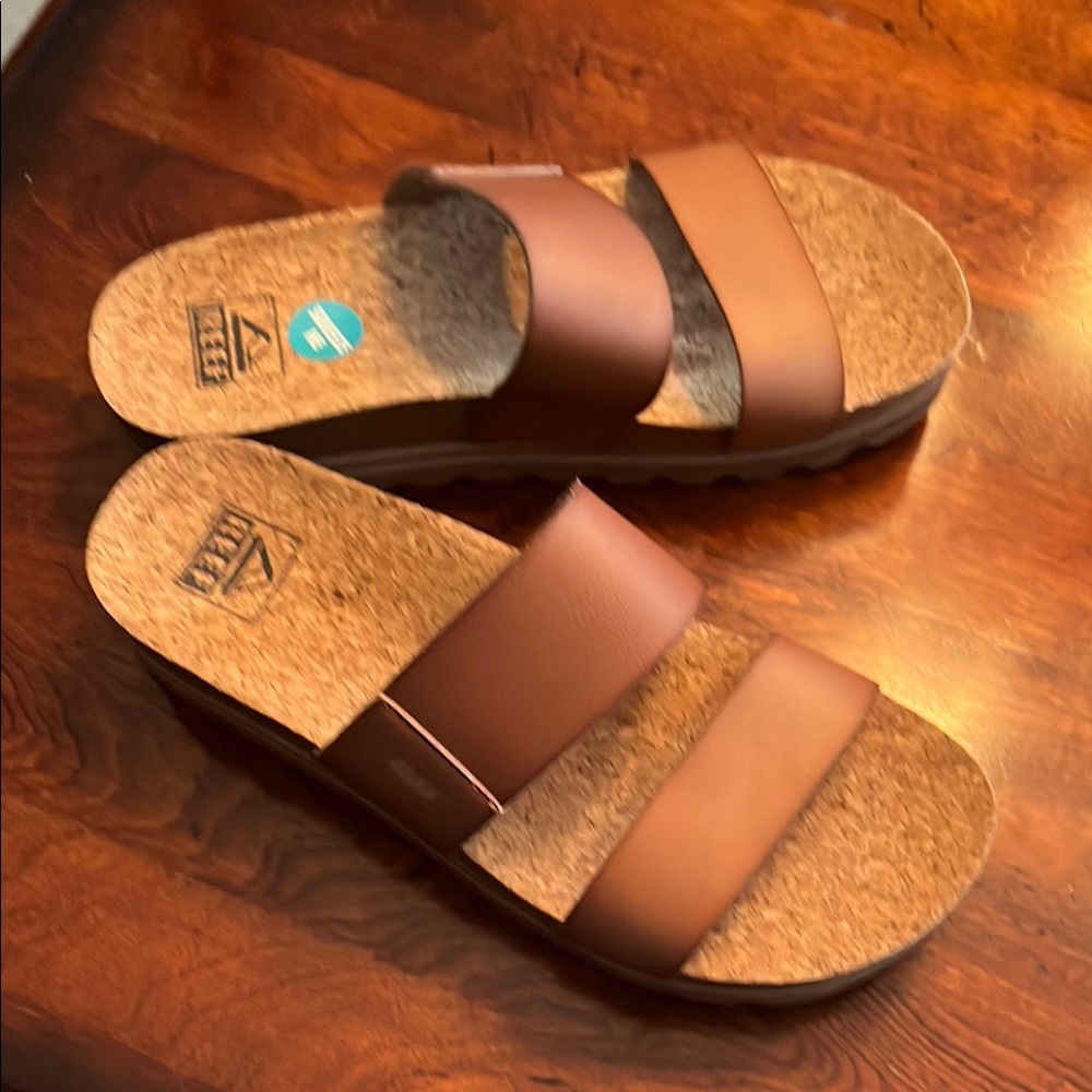 Reef Vista Slide Sandals . Brown leather. New.